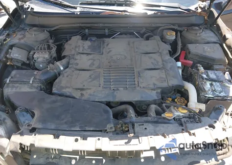 2015 Subaru Outback 3.6R Limited z USA, uszkodzony, nr VIN 4S4BSENCXF3227928